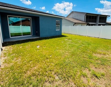 812 Glastonbury Drive - Photo Thumbnail 21