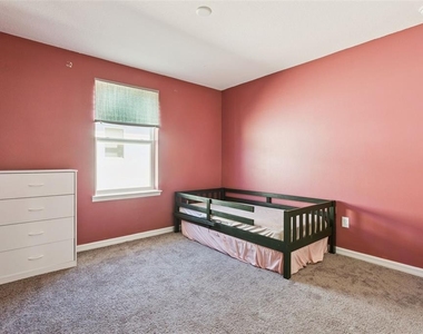 1111 Lone Palm Way - Photo Thumbnail 22