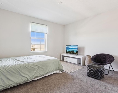 1111 Lone Palm Way - Photo Thumbnail 26