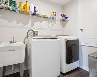 1111 Lone Palm Way - Photo Thumbnail 36