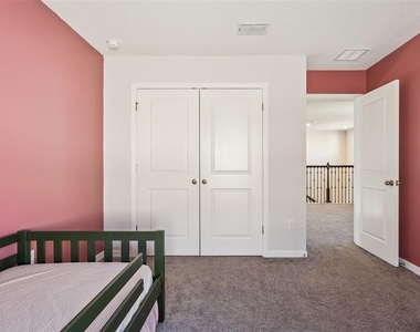 1111 Lone Palm Way - Photo Thumbnail 21