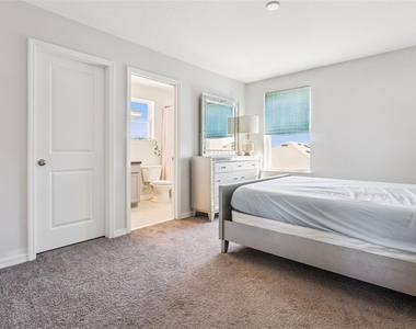 1111 Lone Palm Way - Photo Thumbnail 23