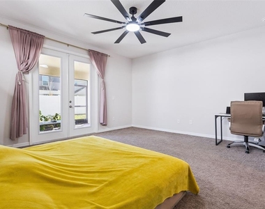 1111 Lone Palm Way - Photo Thumbnail 20