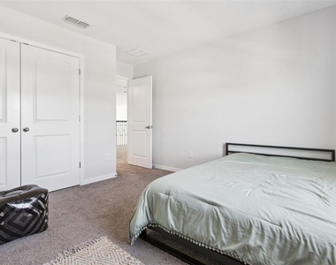 1111 Lone Palm Way - Photo Thumbnail 25
