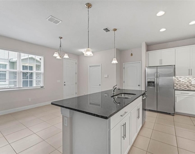 569 Bethesda Court - Photo Thumbnail 5