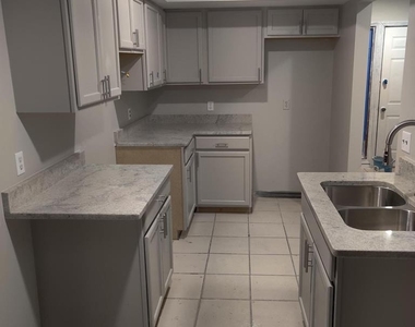 722 W Columbia Avenue - Photo Thumbnail 1