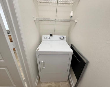 8801 Villa View Circle - Photo Thumbnail 21