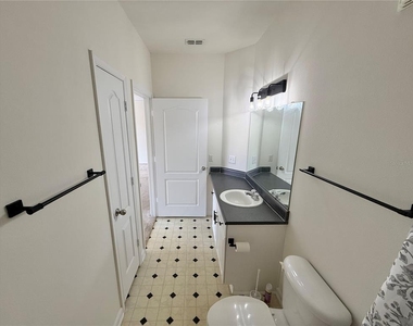 8801 Villa View Circle - Photo Thumbnail 9