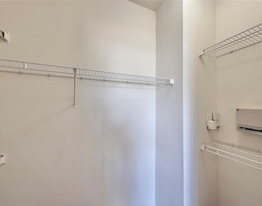 8801 Villa View Circle - Photo Thumbnail 24