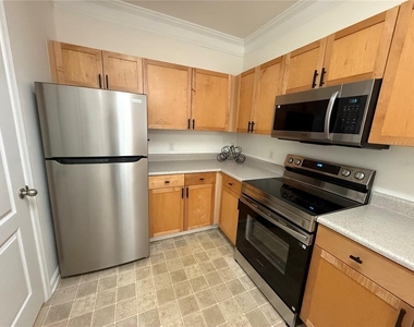 8801 Villa View Circle - Photo Thumbnail 3