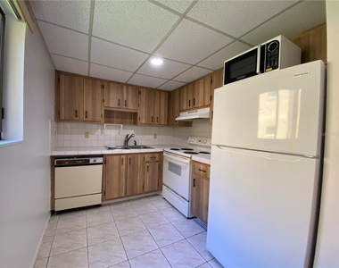 2713 Oak Park Way - Photo Thumbnail 5
