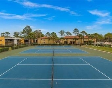 2713 Oak Park Way - Photo Thumbnail 16