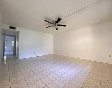 2713 Oak Park Way - Photo Thumbnail 7