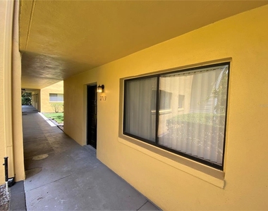 2713 Oak Park Way - Photo Thumbnail 1