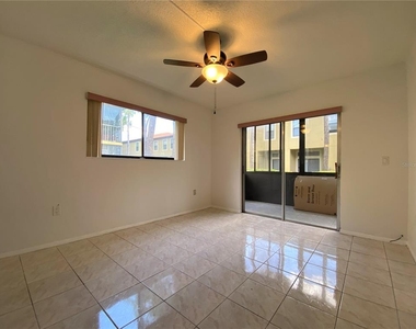 2713 Oak Park Way - Photo Thumbnail 6