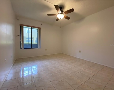 2713 Oak Park Way - Photo Thumbnail 8