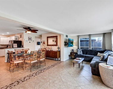 159 Laurie Drive - Photo Thumbnail 3
