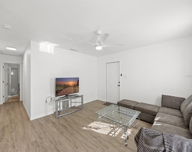 23019 Seneca Avenue - Photo Thumbnail 7