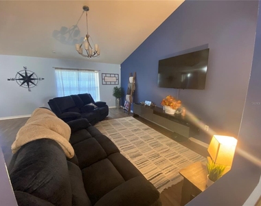 4600 Tarrega Street - Photo Thumbnail 6