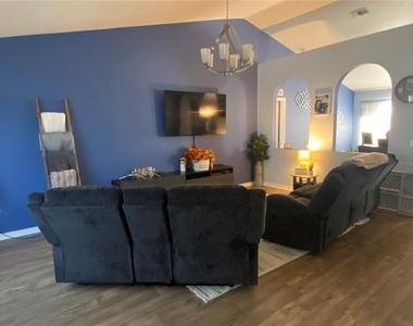 4600 Tarrega Street - Photo Thumbnail 8
