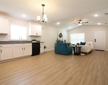 1242 Dorothy Street - Photo Thumbnail 7