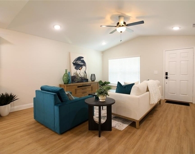 1242 Dorothy Street - Photo Thumbnail 2
