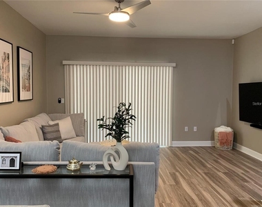 887 Nw 21st Avenue - Photo Thumbnail 5