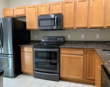 887 Nw 21st Avenue - Photo Thumbnail 11