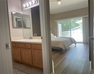 887 Nw 21st Avenue - Photo Thumbnail 18