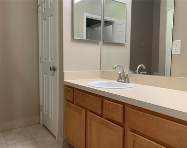 887 Nw 21st Avenue - Photo Thumbnail 25