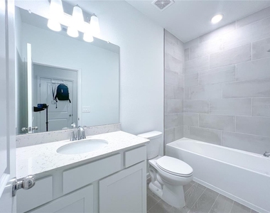 12453 Nw 137th Terrace - Photo Thumbnail 14