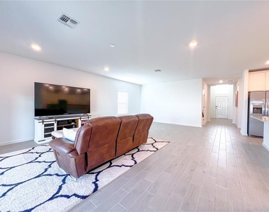 12453 Nw 137th Terrace - Photo Thumbnail 5