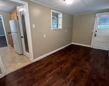 949 N Grandview Street - Photo Thumbnail 6