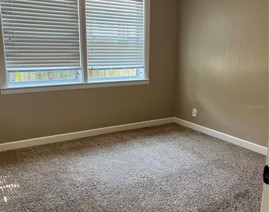 949 N Grandview Street - Photo Thumbnail 9