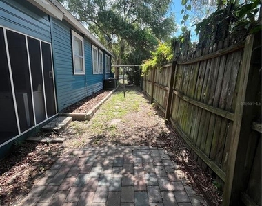 949 N Grandview Street - Photo Thumbnail 15