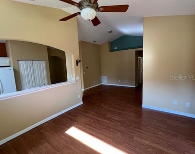 77 Veranda Way - Photo Thumbnail 2