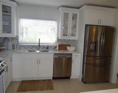 2473 Rosa Lane - Photo Thumbnail 5