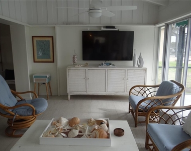 2473 Rosa Lane - Photo Thumbnail 8