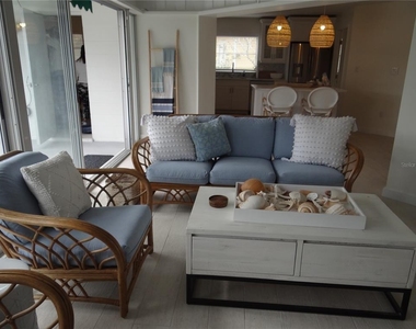 2473 Rosa Lane - Photo Thumbnail 7