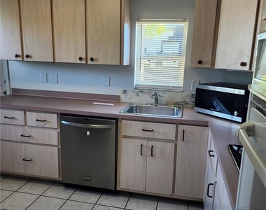 2220 Birchcrest Boulevard - Photo Thumbnail 4