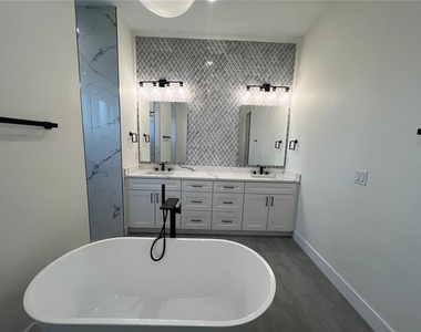 443 Boundary Boulevard - Photo Thumbnail 22