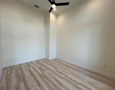 443 Boundary Boulevard - Photo Thumbnail 14