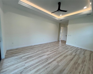 443 Boundary Boulevard - Photo Thumbnail 18
