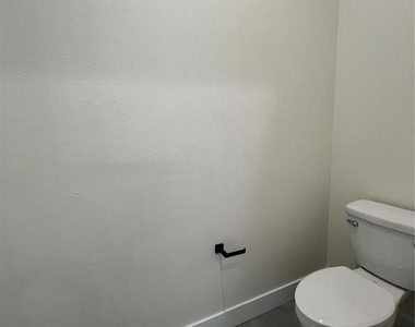 443 Boundary Boulevard - Photo Thumbnail 27