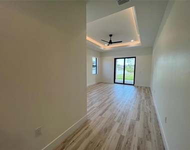443 Boundary Boulevard - Photo Thumbnail 16