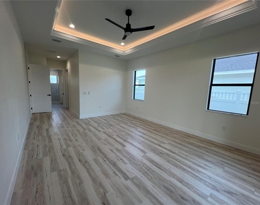 443 Boundary Boulevard - Photo Thumbnail 17