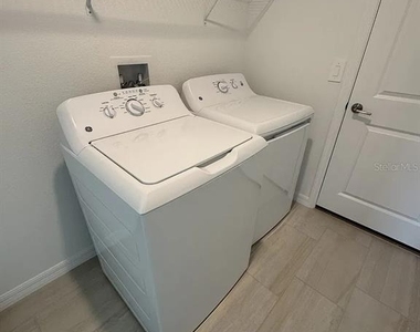 8513 8513 Blue Wave Ln, Fl - Photo Thumbnail 3