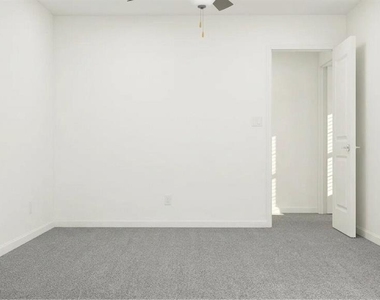 8513 8513 Blue Wave Ln, Fl - Photo Thumbnail 12
