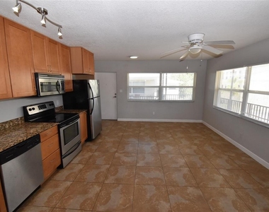 220 6th Avenue N - Photo Thumbnail 7