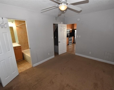 220 6th Avenue N - Photo Thumbnail 16